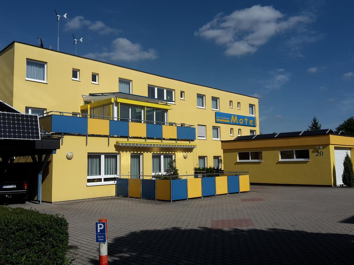 Motel Am Highway Althengstett エクステリア 写真