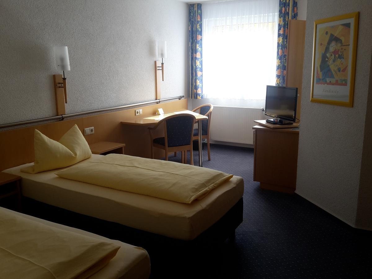 Motel Am Highway Althengstett エクステリア 写真